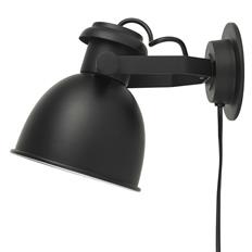 Væglampe i sort med ledning L150cm fra Ib Laursen